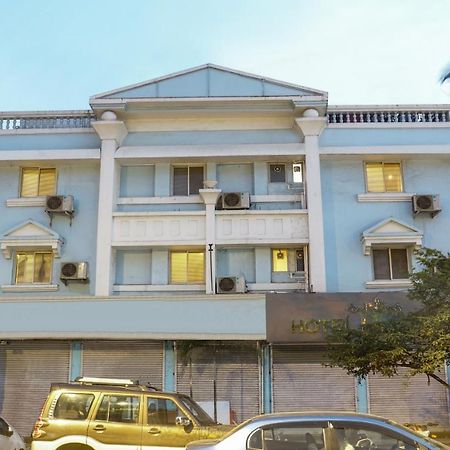 Treebo Trip Meadow Inn Mumbai Bagian luar foto
